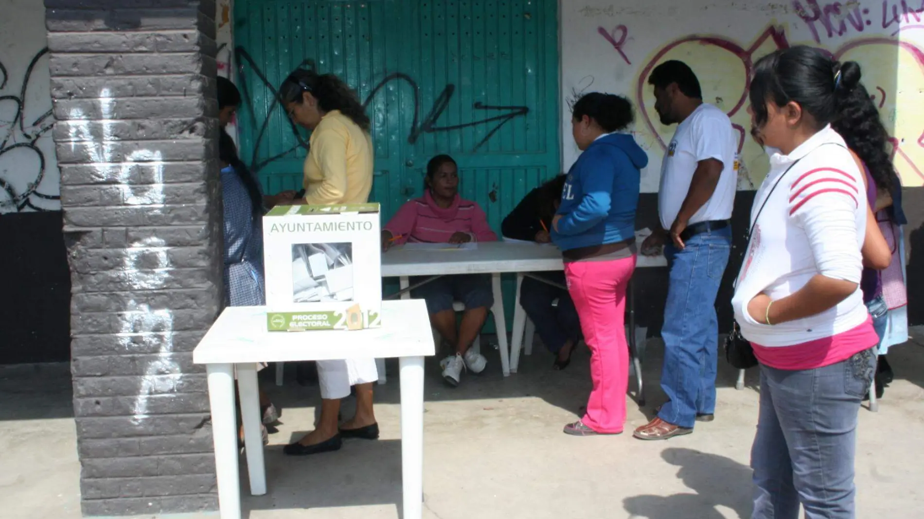 Exhortan a migrantes a participar a votar desde el extranjero.  Archivo  El Sol de San